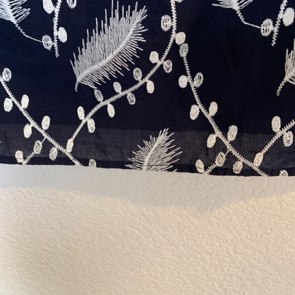 Talbots Embroidered Peasant Top XL Navy Blue Floral Leaves 100% Cotton Boho - Picture 8 of 12